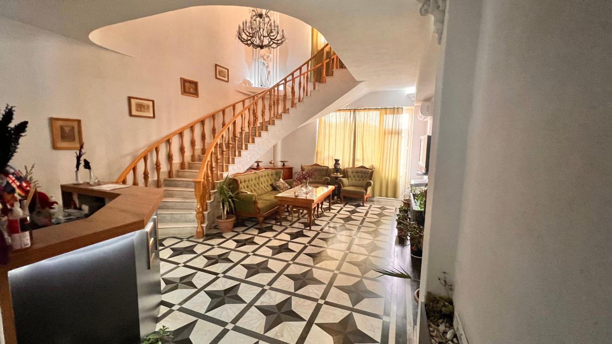 Elross Hotel Єреван Екстер'єр фото