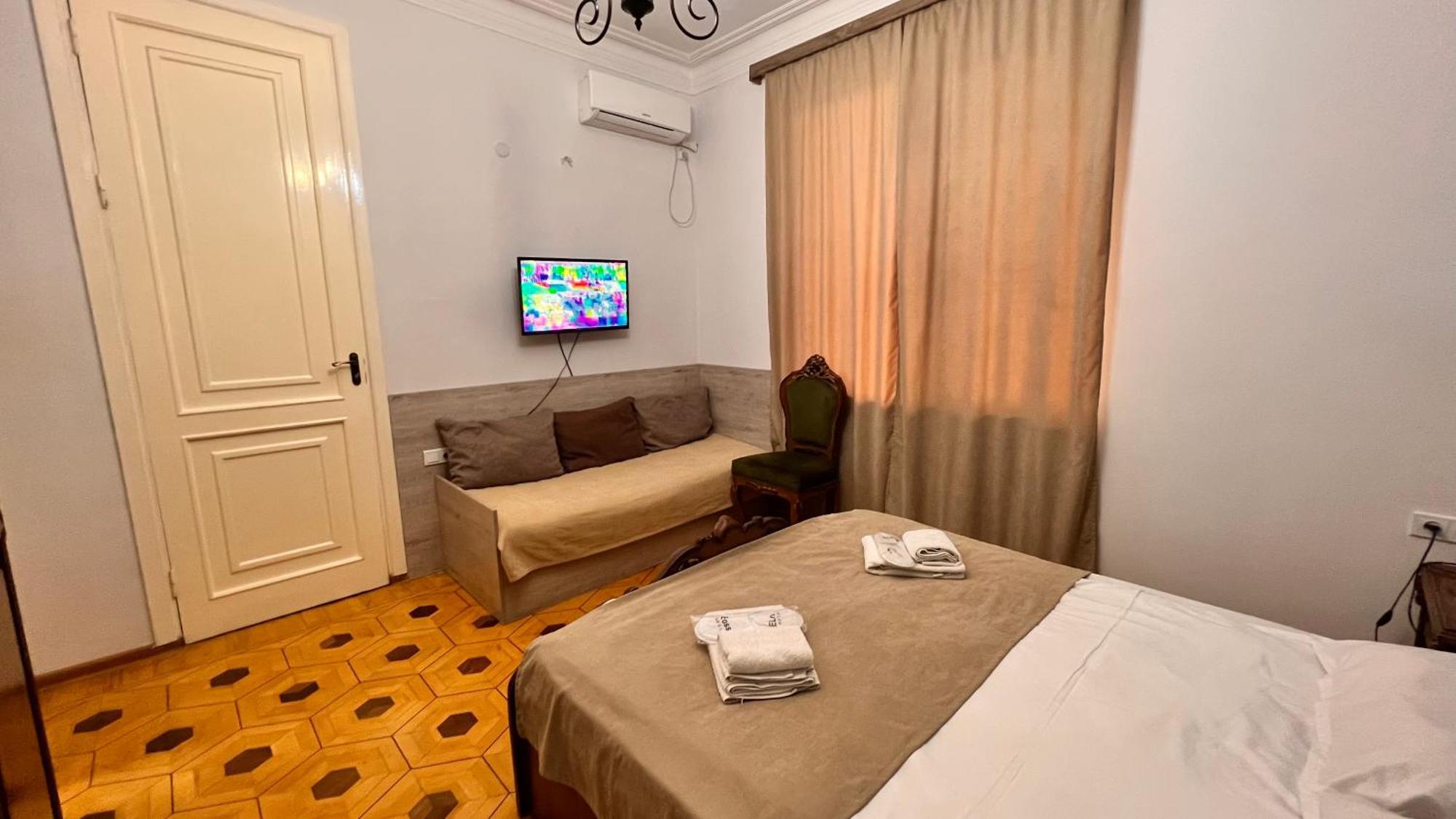 Elross Hotel Єреван Екстер'єр фото